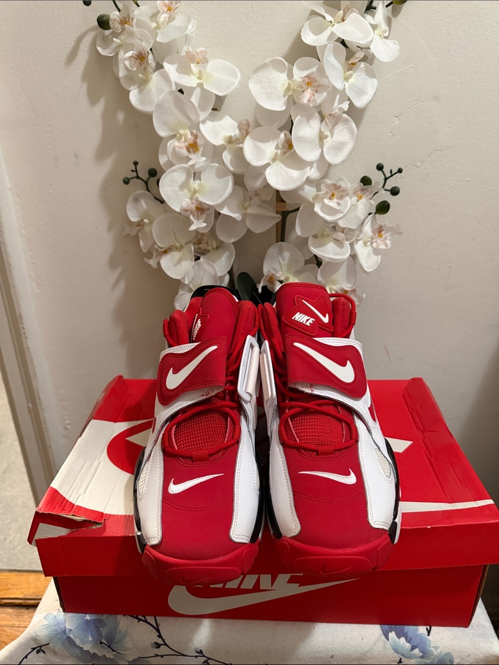 Nike mens Red, White and Black Air Basketball Sneakers - Picture 2 of 8